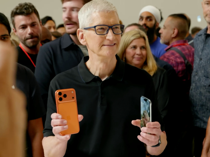 टिम कुक 1998 में एपल से जुड़े थे और 2011 में CEO बने थे।