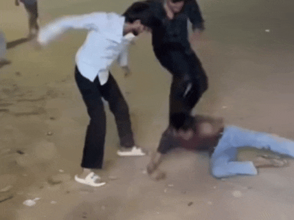 सोशल मीडिया पर वायरल मारपीट का वीडियो।