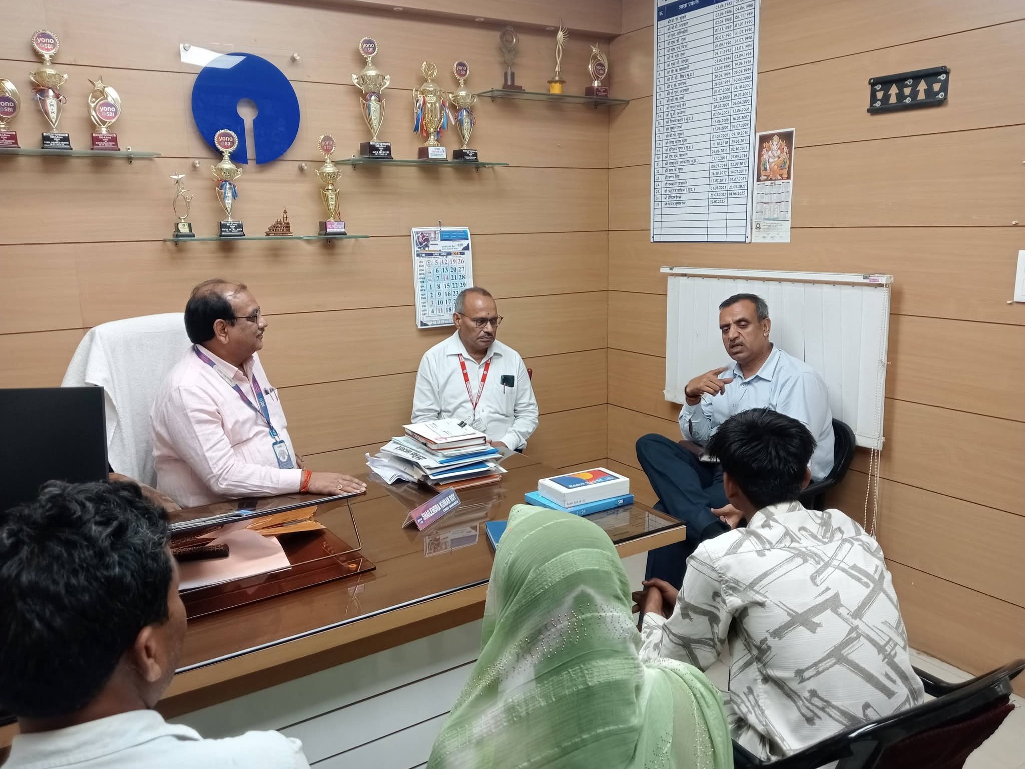 बैंक प्रबंधन ने आगे की पढ़ाई में हरसंभव मदद का आश्वासन दिया।