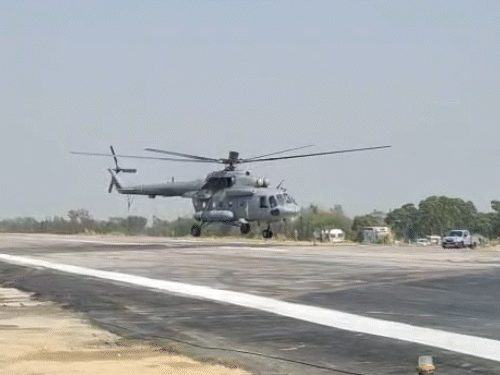 तस्वीर V17 v5 हेलीकॉप्टर की है। इसकी मदद से बाढ़ या भूकंप जैसी आपदाओं में रेस्क्यू ऑपरेशन चलाया जाता है।