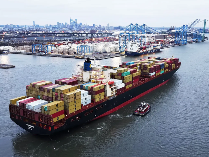 तस्वीर लाइबेरियाई फ्लैग वाले कंटेनर शिप एपामिनोडेस की है, जिसे ईरान की IRGC ने कब्जे में लिया है। (फाइल फोटो)