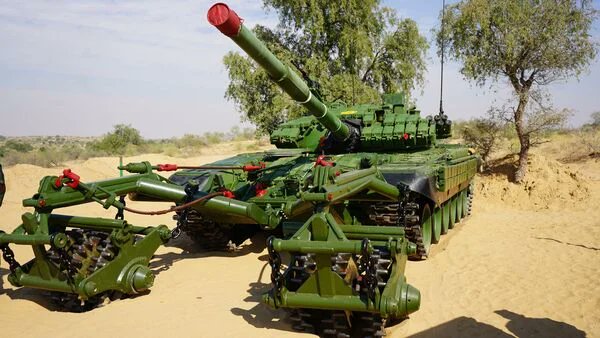 TRAWL असेंबली टैंकरों में आगे लगाए जाते हैं।