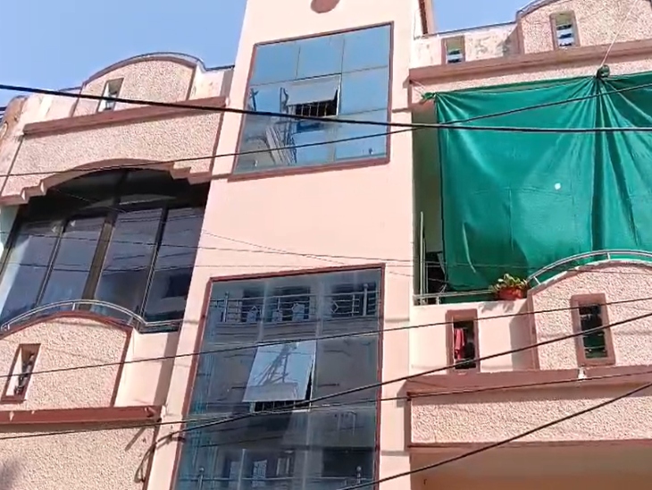 अभिलाषा परिसर में EWS कॉलोनी के ब्लॉक नंबर 34 की घटना