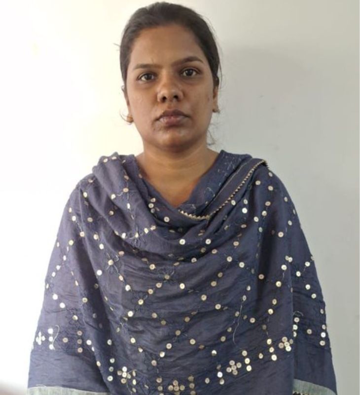 बेंगलुरु पुलिस ने गिरफ्तारी के बाद आरोपी की फोटो शेयर की है।