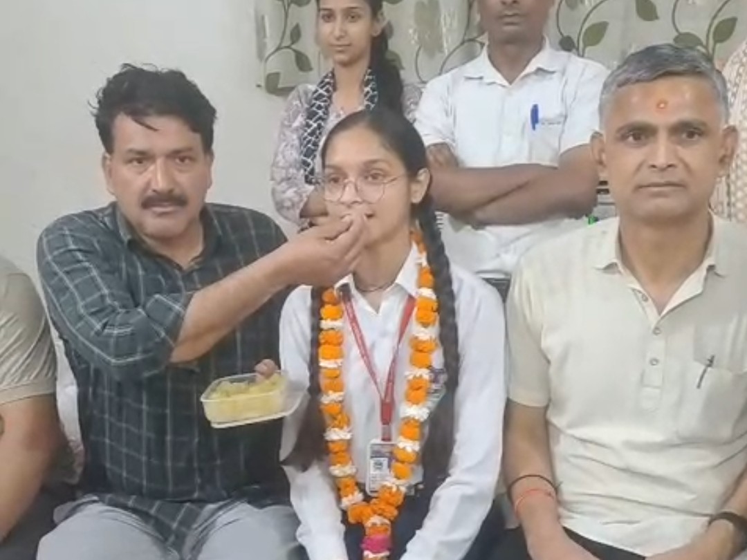 Hathras Toppers Diksha & Aparna Dream IAS Officer | UP Board Results