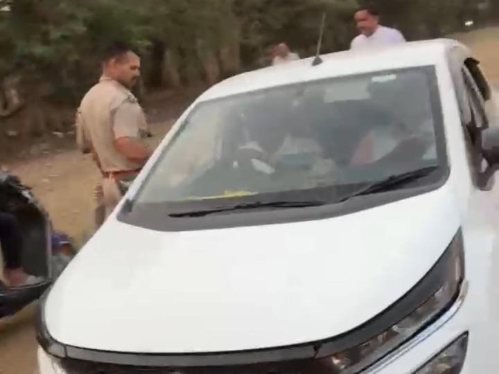 पुलिस मौके पर पहुंची और कार्रवाई करते हुए