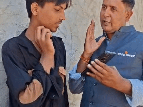 जयसिंहपुरा खोरा सड़वा के राशिद विहार कॉलोनी में रह रहे आतंकी खरगोश के पड़ोसी रिहान ने बताया पुलिस आई तो पूरे घटनाक्रम के बारे में पता चला।