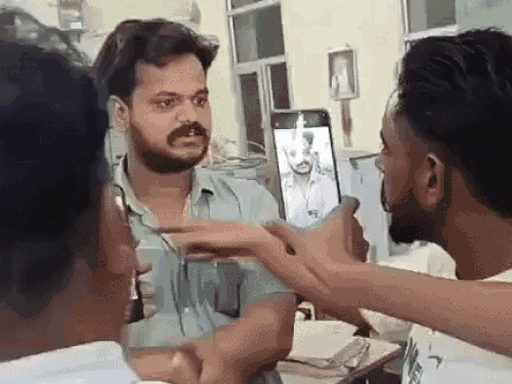 यह फोटो सोमवार रात की अमृतसर की है। जहां बिजली कट लगाने पर भड़के लोग सीधे फीडर में पहुंच गए और जबरन बिजली चालू कर दी।