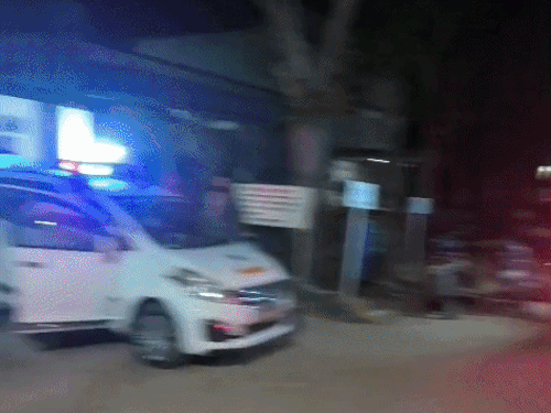 घायलों को पहले पिलानी के बिरला हॉस्पिटल में जाया गया था। हालत गंभीर होने के कारण उन्हें जयपुर रेफर किया गया।