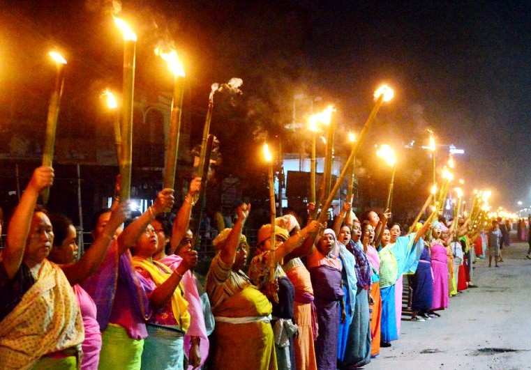 मेइरा पाईबी मुख्य रूप से मानवाधिकारों की रक्षा और संघर्ष-प्रभावित क्षेत्रों में कानून-व्यवस्था बनाए रखने में भूमिका निभाती हैं।