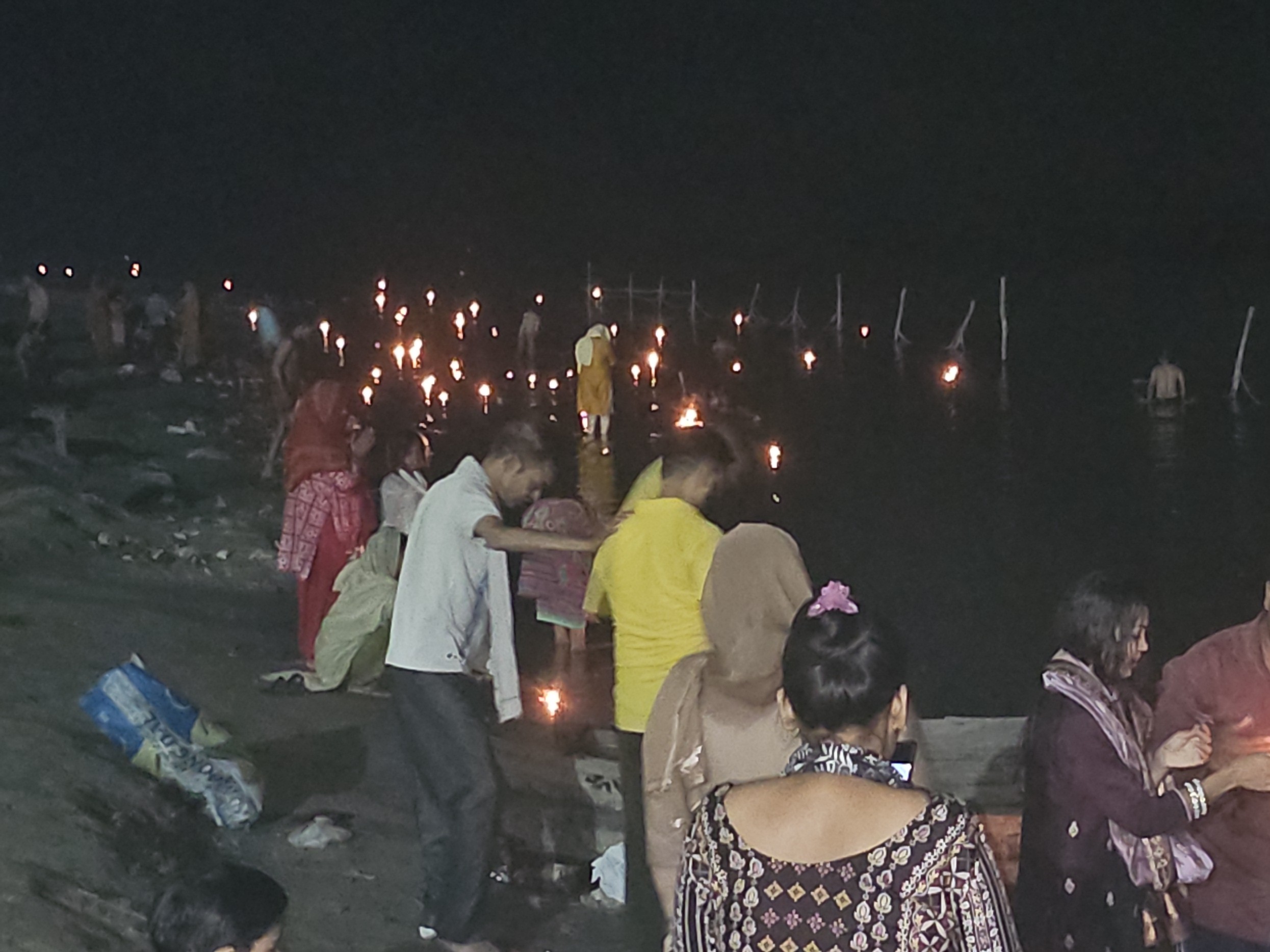 Deepdan Ganga Saptami Barala Ghat Maha Aarti & Deepdan | Devotees Participate ...