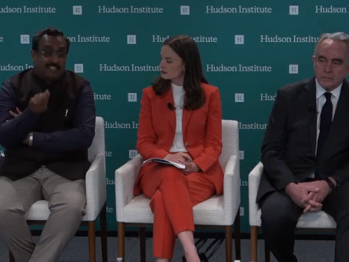 राम माधव यांच्यासोबत अमेरिकेच्या माजी मुत्सद्दी एलिझाबेथ थ्रेलकेल्ड आणि अमेरिकेचे माजी उप परराष्ट्र मंत्री कर्ट कॅम्पबेल देखील उपस्थित होते.