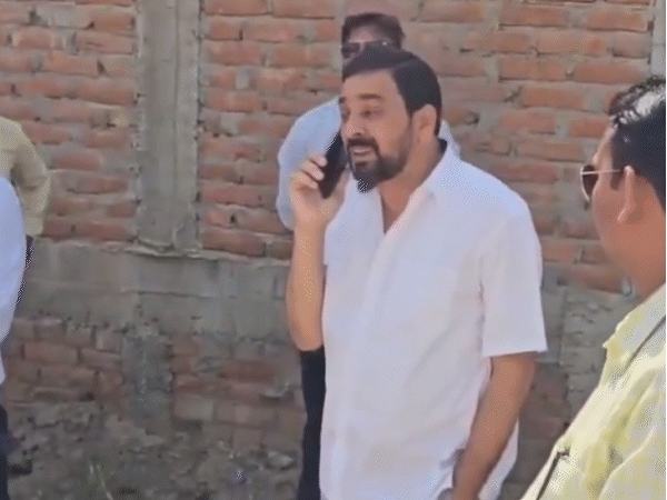 रीवा के महापौर ने गंदे पानी की समस्या को लेकर फोन पर निगम कर्मचारी को हड़काया।