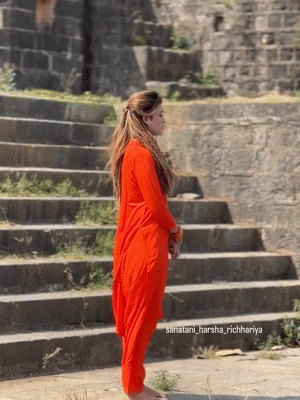 स्वामी हर्षानंद गिरि ने कहा कि महाराज जी ने जो आरोप लगाए हैं, उन्हें साबित करें।