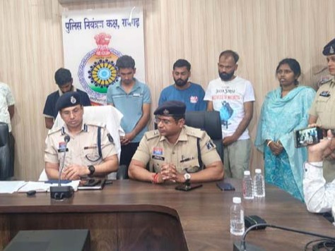 पुलिस ने ठगी करने वाले गिरोह को राजस्थान से गिरफ्तार किया है - Dainik Bhaskar