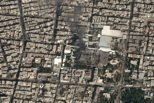 28 फरवरी को हुए अमेरिका-इजराइल हमलों के बाद तेहरान में खामेनेई के रहने और काम करने वाले पूरे इलाके (कंपाउंड) को भारी नुकसान हुआ था।