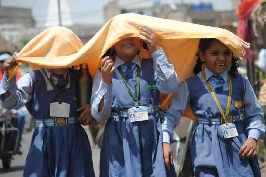 भीषण गर्मी और लू के चलते नर्सरी से कक्षा आठ तक के सभी स्कूल अब सुबह 7:30 बजे से दोपहर 12:30 बजे तक संचालित होंगे