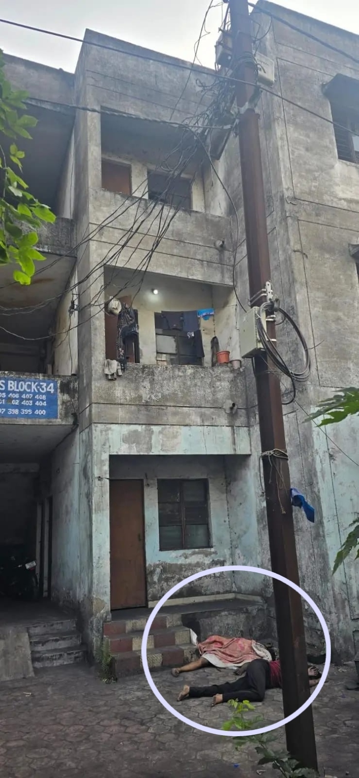 अभिलाषा परिसर स्थित EWS कॉलोनी, जहां हादसा हुआ।