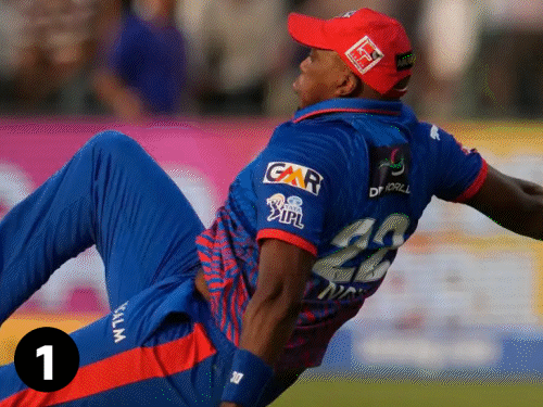 IPL 2026: Lungi Ngidi Injured During Match; Taken Off Field