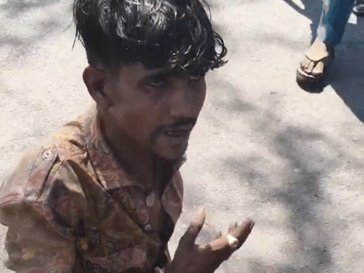 इस युवक को पशु वध की आशंका में पकड़कर पीट दिया। पुलिस के आने के बाद सच्चाई पता चली।