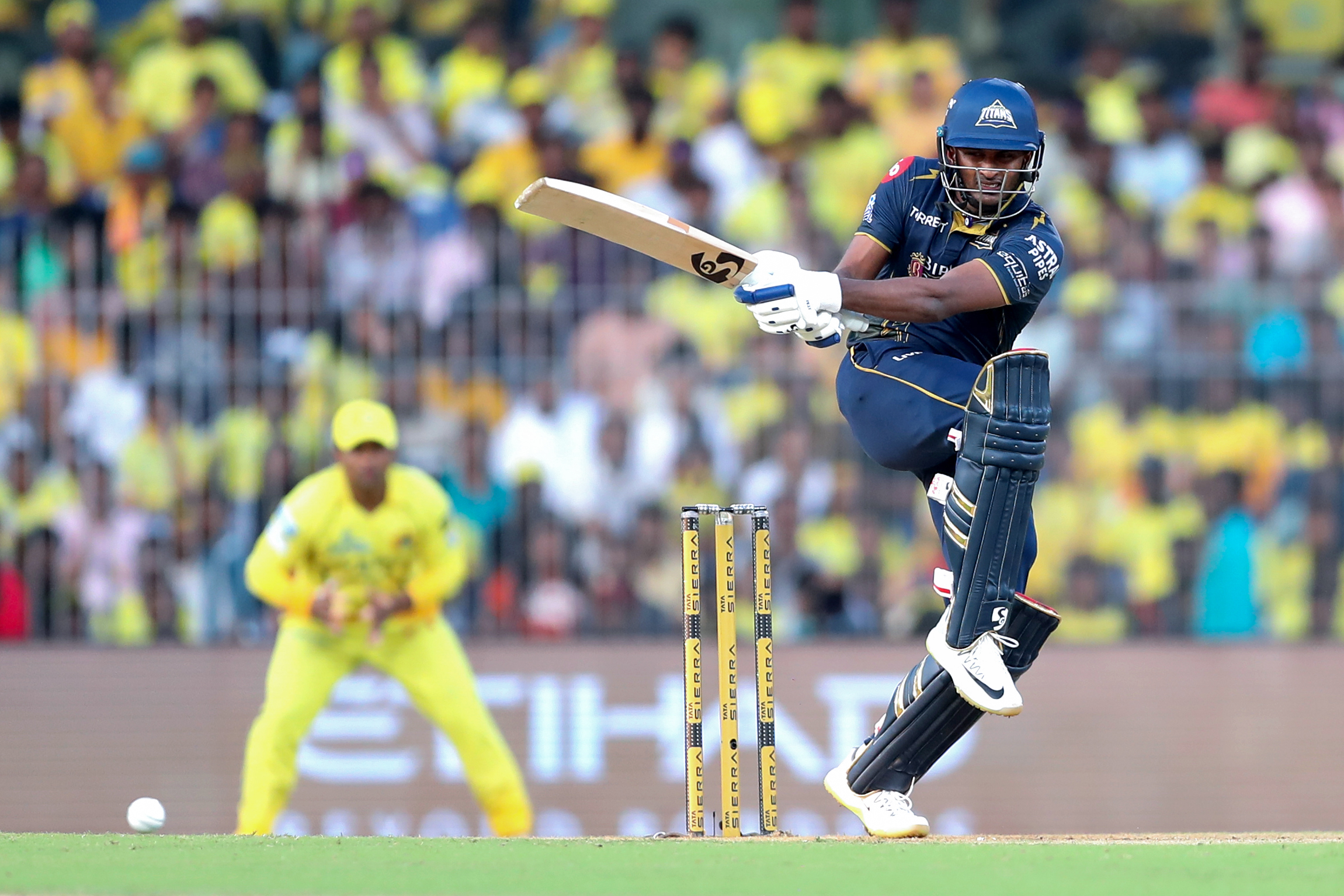 सुदर्शन ने 33 बॉल पर फिफ्टी लगाई।