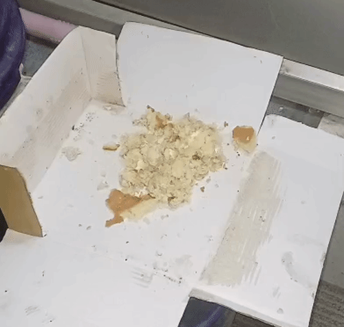 आरोपी के चेहरे पर केक लगाने को लेकर विवाद हुआ था।