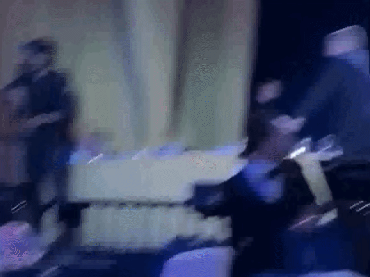 व्हाइट हाउस डिनर के दौरान फायरिंग, ट्रम्प सुरक्षित निकले:  फर्स्ट लेडी, उपराष्ट्रपति समेत अन्य VIP को हॉल से बाहर निकाला गया, हमलावर मार गिराया