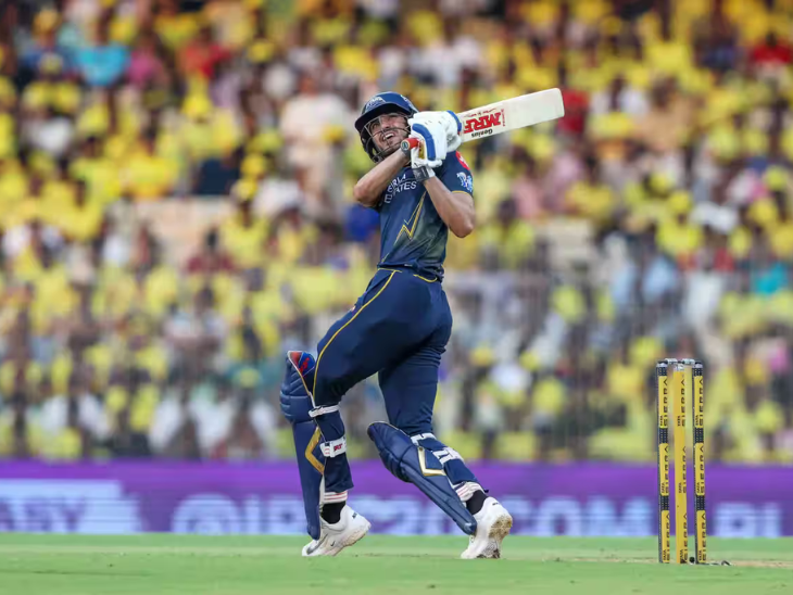 गुजरात के कप्तान शुभमन गिल बल्लेबाजी कर रहे हैं।