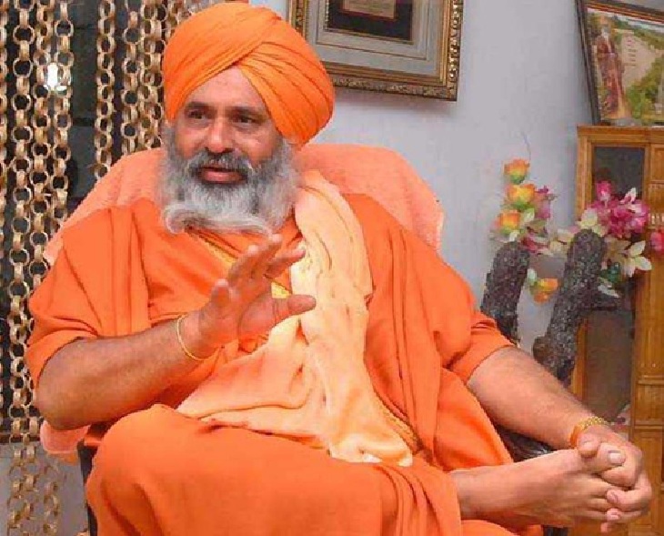 संत बलबीर सिंह सीचेवाल ने कहा कि राघव चड्‌ढा ने उन्हें भी अपने साथ आने के लिए कहा था लेकिन उन्होंने साफ मना कर दिया।