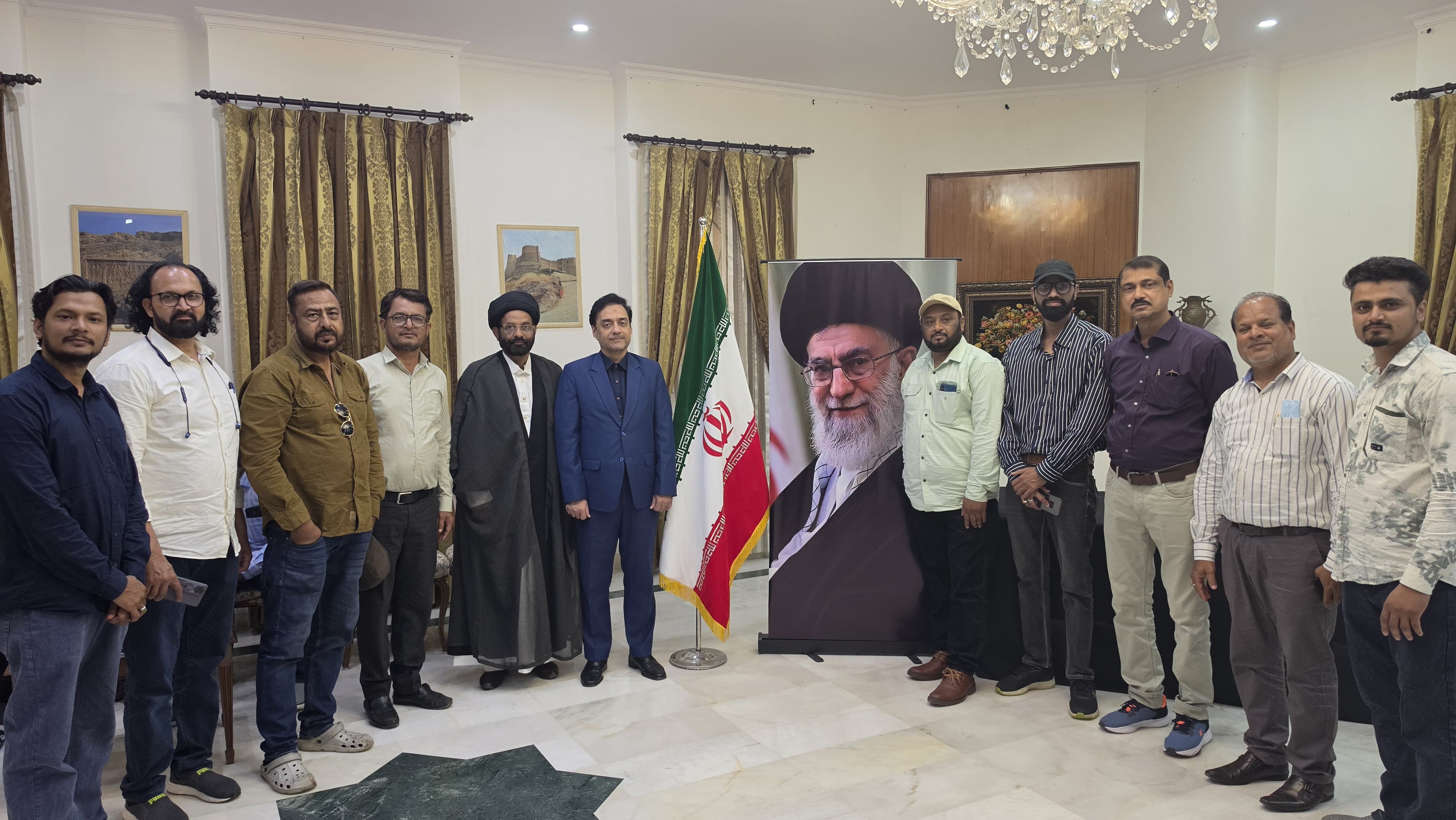 भोपाल के शिया समुदाय के लोगों ने दिल्ली में मौलाना डॉ. माजिद से मुलाकात की थी। (फाइल फोटो)