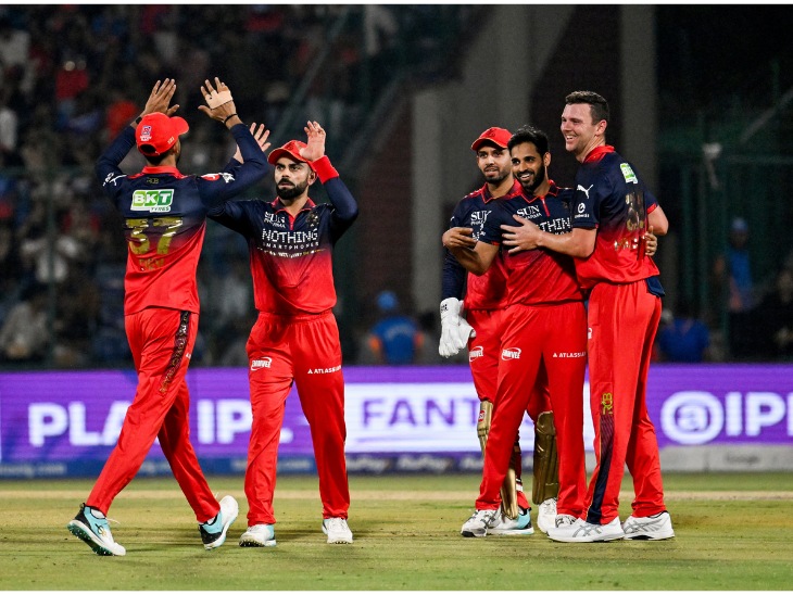 हेजलवुड ने दूसरे और भुवनेश्वर ने तीसरे ओवर में 2-2 विकेट चटकाए।