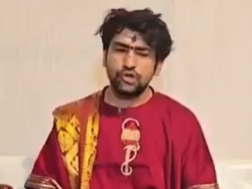 धीरेंद्र शास्त्री ने रविवार को नागपुर में प्रेस कॉन्फ्रेंस कर अपने बयानों पर स्पष्टीकरण दिया।