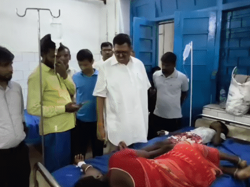 गोलगप्पा खाने से 6 साल के बच्चे की मौत: गिरिडीह में 43 से ज्यादा फूड पॉइजनिंग के शिकार, छोला-पानीपूरी खाने के बाद बिगड़ी हालत - Giridih News