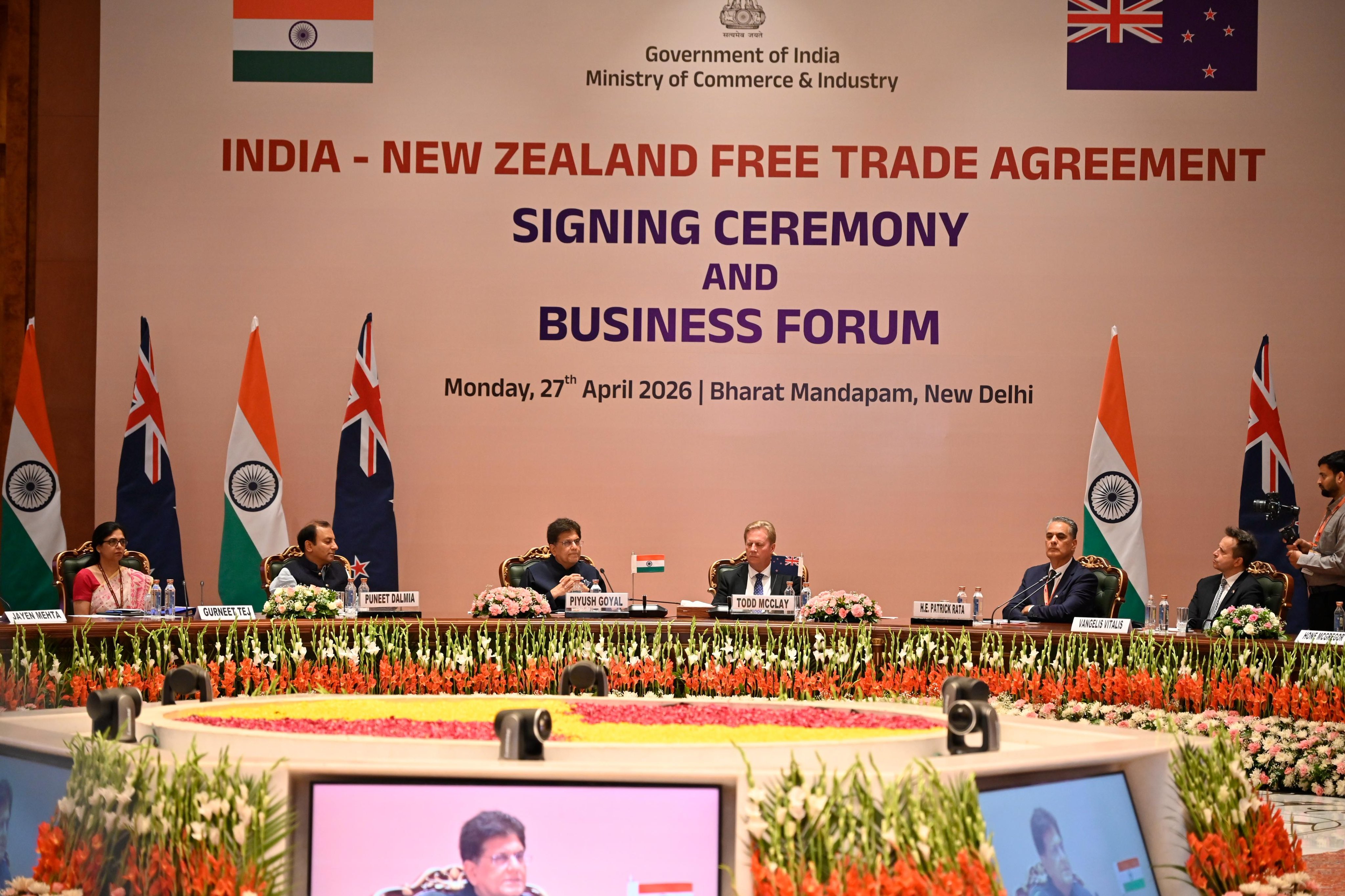 मिनिस्टर ऑफ कॉमर्स एंड इंडस्ट्री पीयूष गोयल और न्यूजीलैंड के मिनिस्टर ऑफ ट्रेड एंड इन्वेस्टमेंट टॉड मैक्ले की मौजूदगी में FTA साइन हुआ।