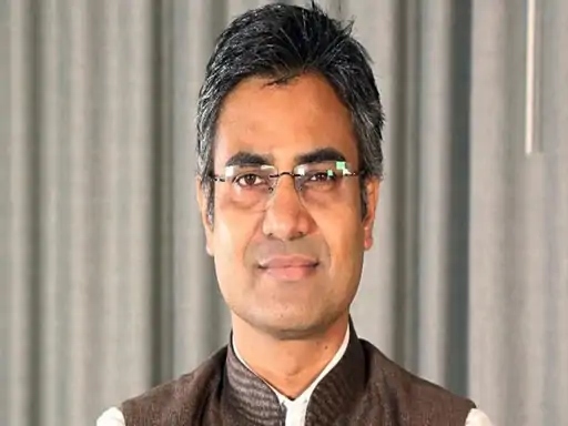 2016 में संदीप पाठक ने AAP के साथ सक्रिय राजनीति में कदम रखा।