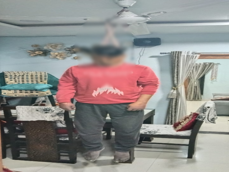 पंखे से लटकते मिली पूर्व विधाय के बेटे की लाश। - Dainik Bhaskar