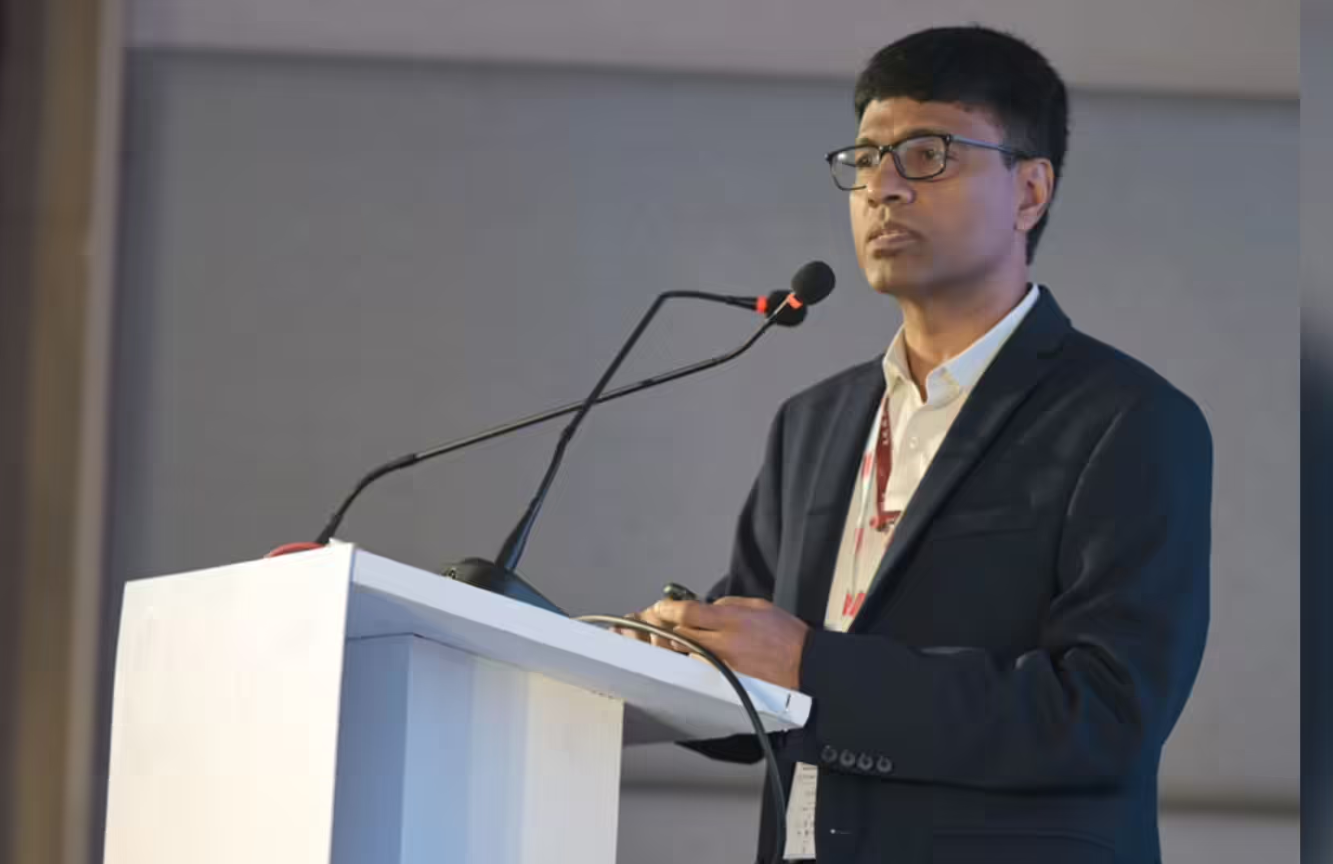 डॉ. श्रीनिवास 1994 में AIIMS दिल्ली में फेकल्टी मेंबर बने थे।