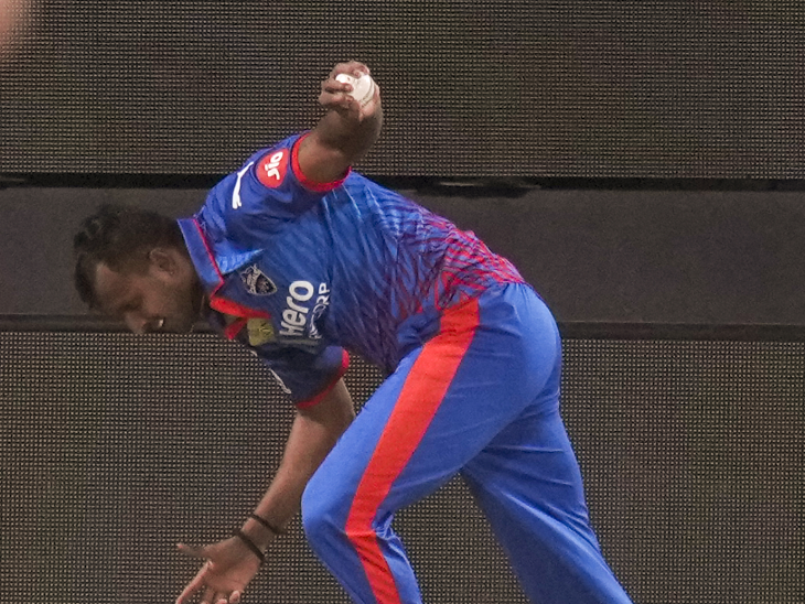 नटराजन ने मिलर का बेहतरीन रनिंग कैच पकड़ा।