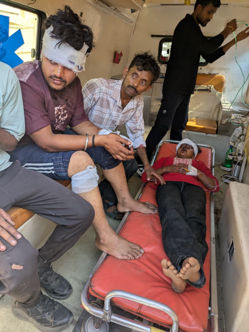 घायलों को भीमताल अस्पताल भेजा गया है।