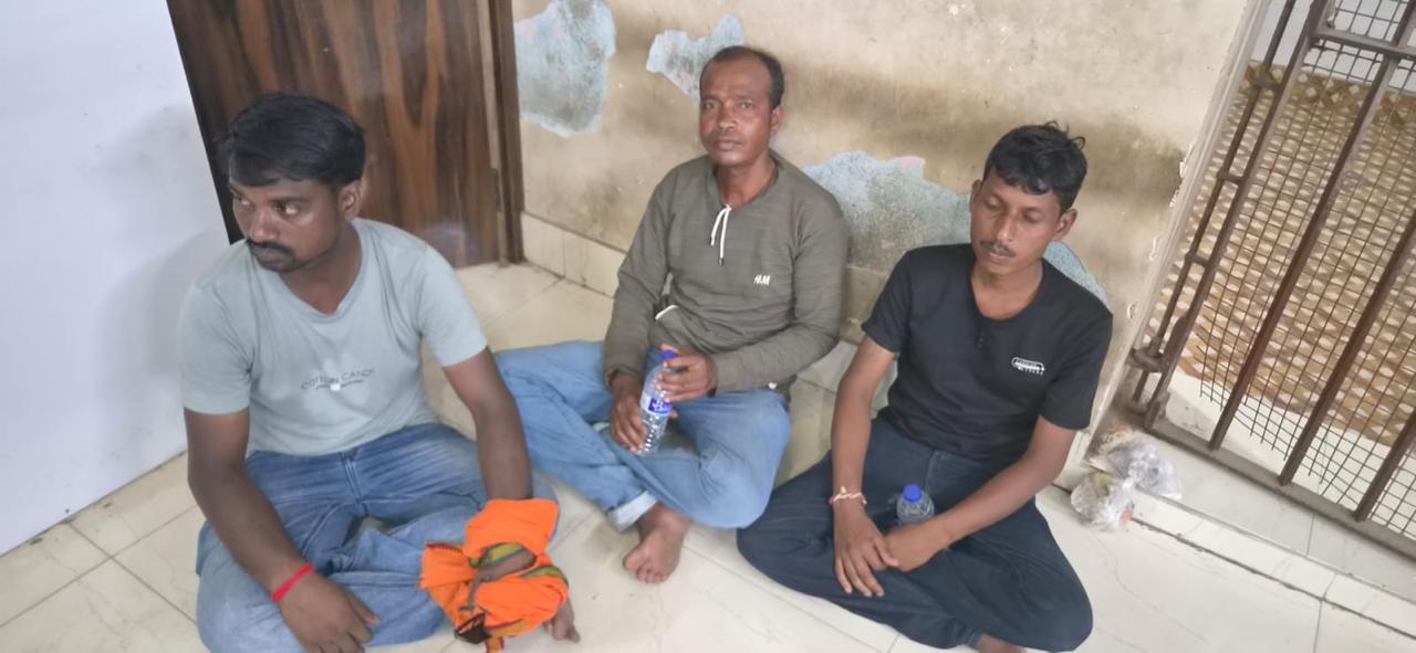 TMC सांसद पर हमला मामले में गिरफ्तार तीनों आरोपी।