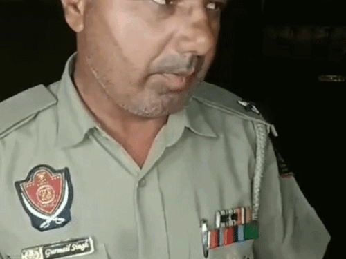 सूचना मिलते ही मौके पर पहुंची पुलिस।