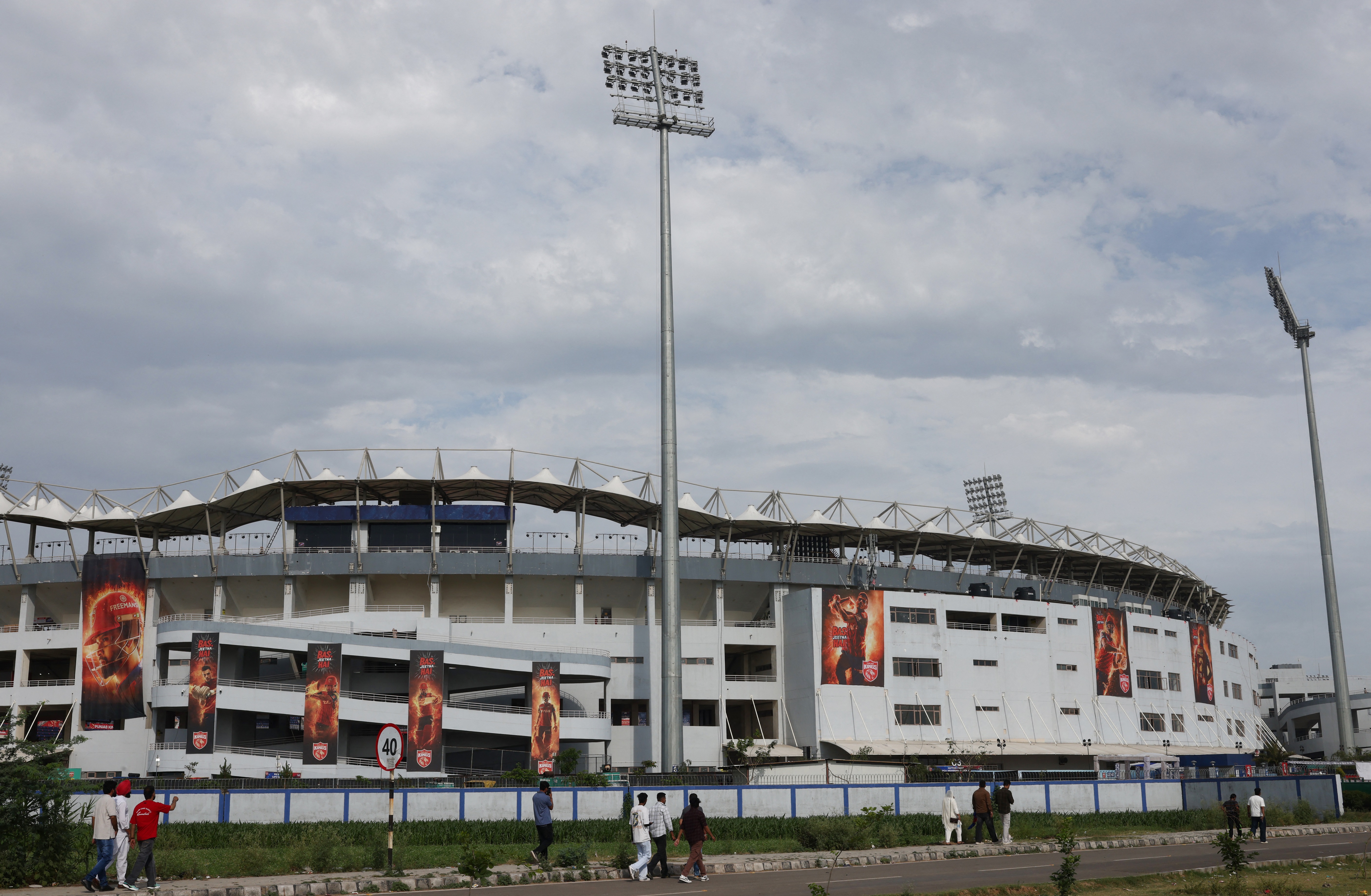 मुल्लांपुर में दिनभर बादल छाए रहे।