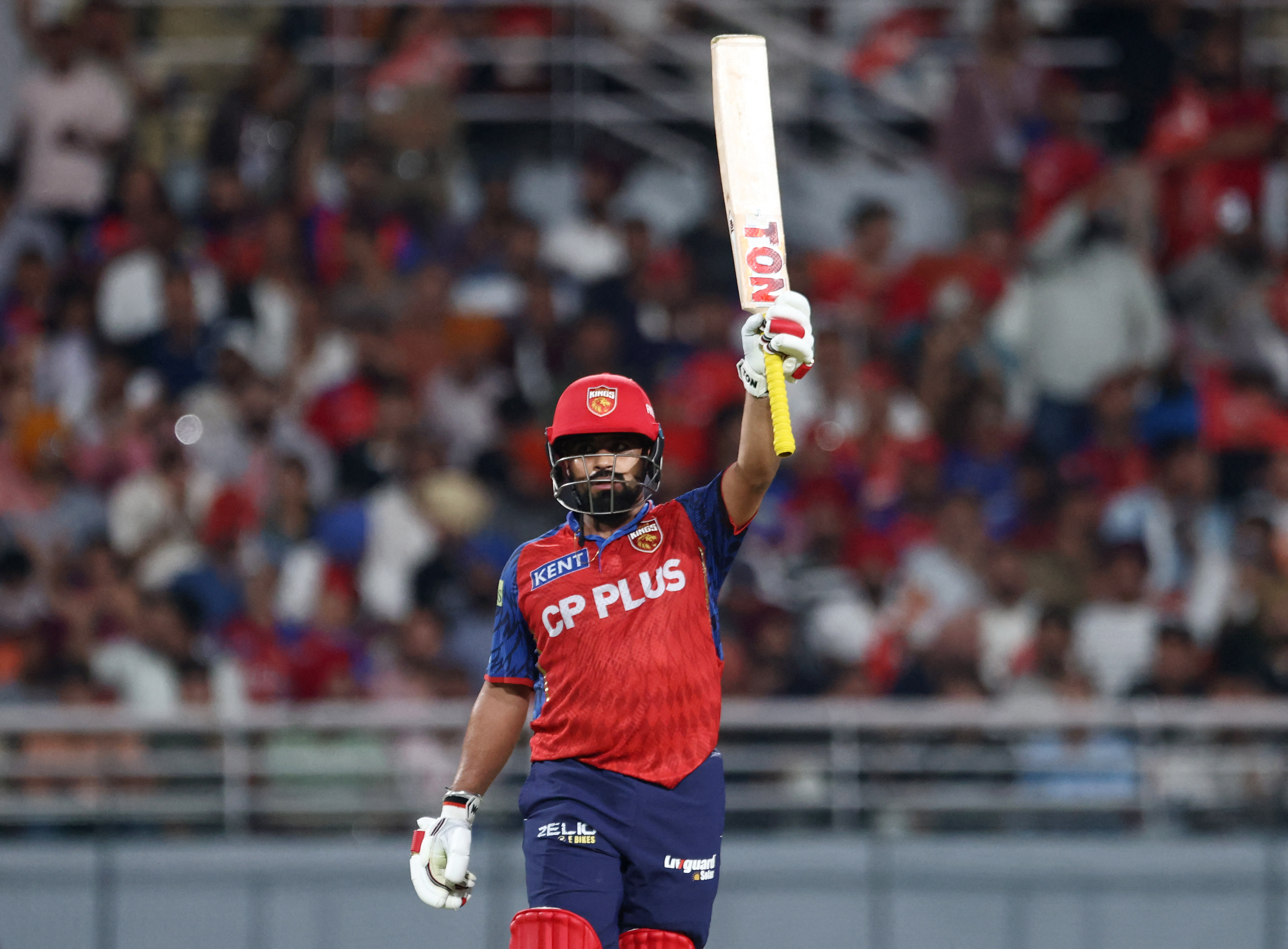 प्रभसिमरन ने 35 बॉल पर फिफ्टी लगाई।