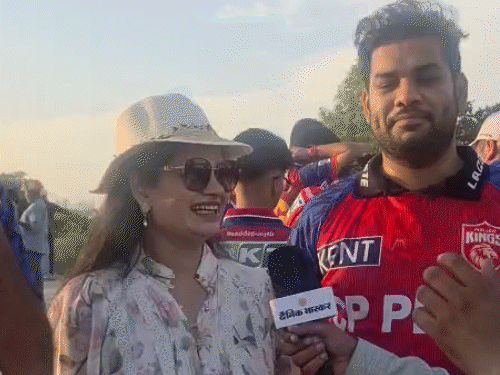 बठिंडा से मैच देने पहुंची महिला बोली- श्रेयस अय्यर और वैभव दोनों पसंद।