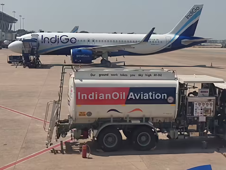 अप्रैल में तेल कंपनियों ने घरेलू ATF के दाम 9.2% बढ़ाए थे। - Dainik Bhaskar