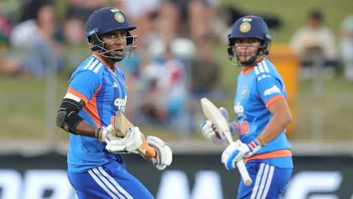 हरमनप्रीत कौर और भारती फुलमाली ने चौथे विकेट के लिए 38 रन जोड़े।