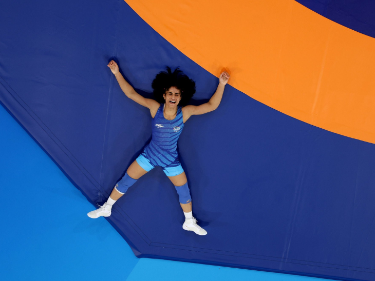 विनेश को फाइनल से पहले ओवरवेट की वजह से डिस्क्वालिफाई कर दिया गया था।