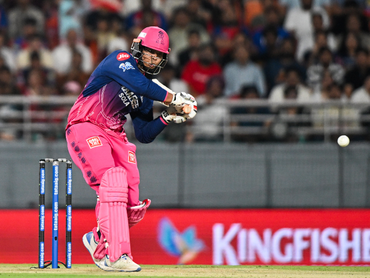 वैभव सूर्यवंशी ने अर्शदीप सिंह की गेंद पर बाउंड्री की हैट्रिक लगाई।