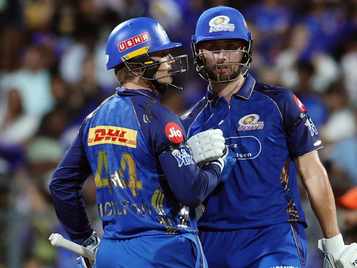 સપોર્ટ સ્ટાફની દીકરીના નિધન પર ટીમ કાળી પટ્ટી બાંધીને મેદાનમાં ઉતરી.