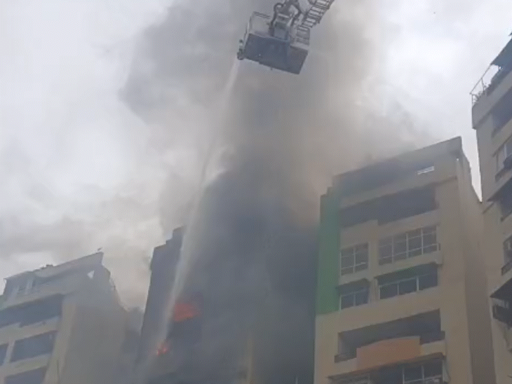 सध्या कोणतीही जीवितहानी झाल्याची माहिती नाही. अग्निशमन दलाच्या 11 टीम आग विझवण्यासाठी प्रयत्न करत आहेत.